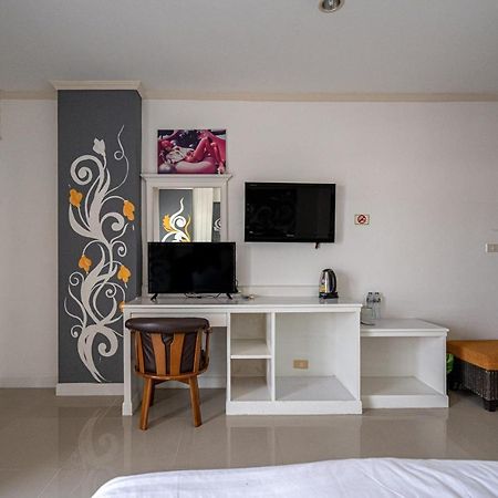 Santi White House Patong Hotel Exterior foto