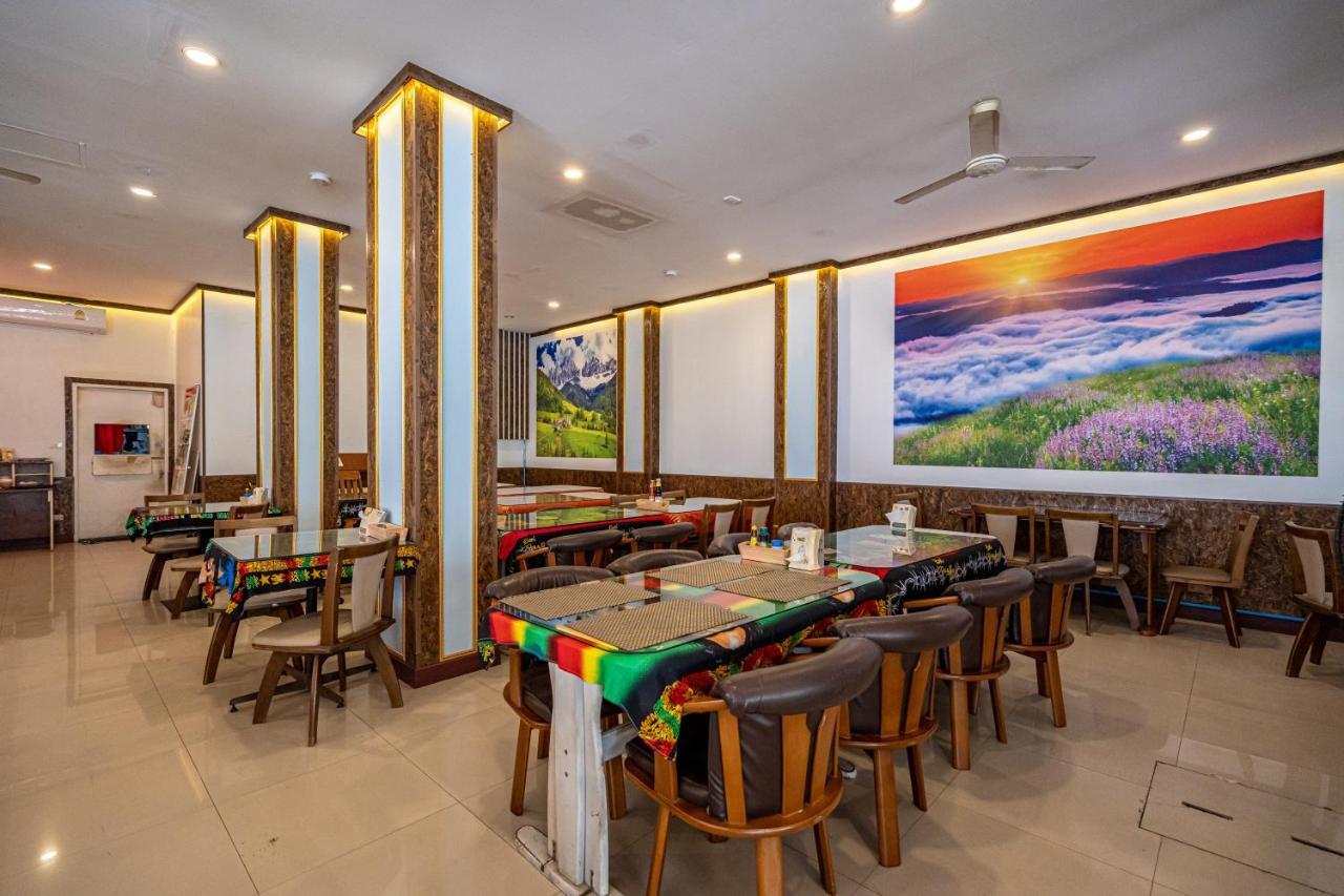 Santi White House Patong Hotel Exterior foto